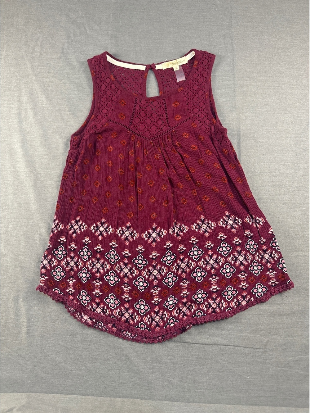 Rewind Women's Sleeveless Burgundy Printed Crochet Detail Top Size Small